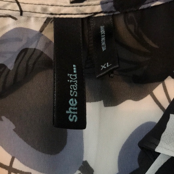 Super cute sheer cap sleeve blouse - Picture 2 of 2